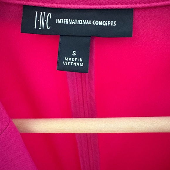 Macy's International Concepts 3/4 sleeve ruched blazer. Size Small. - Picture 3 of 5